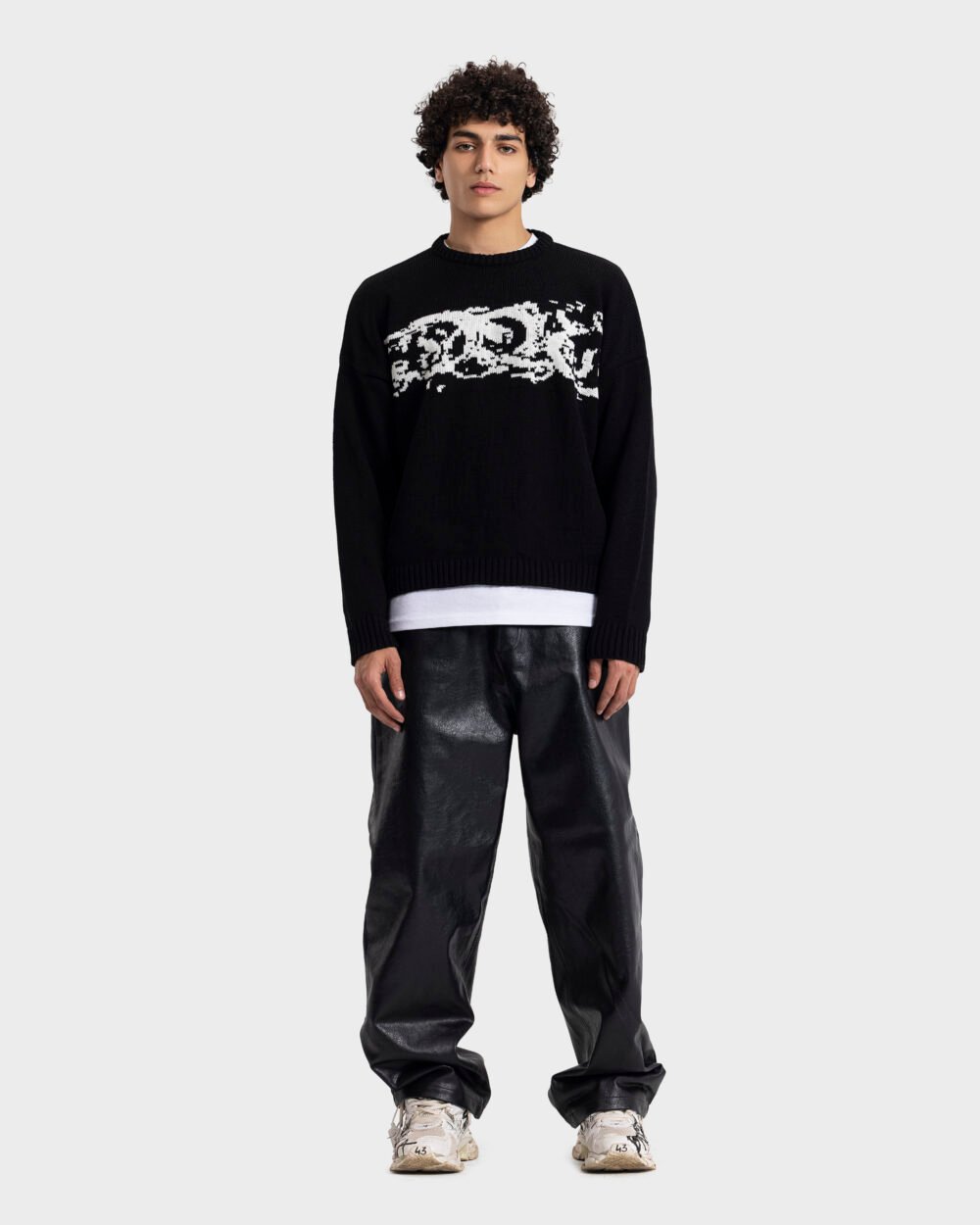 Duo knitted black crewneck