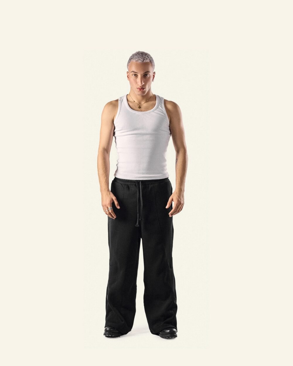 MEWZ BLACK SWEATPANTS