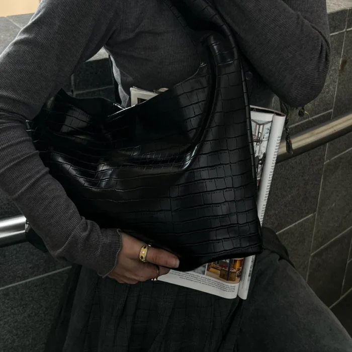 CROCO BAG BLACK