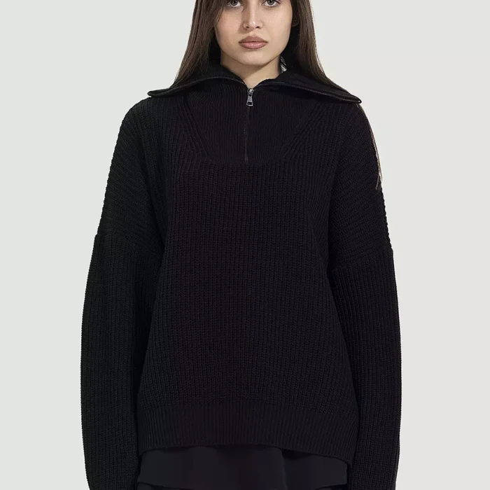 Knitted zipper in black