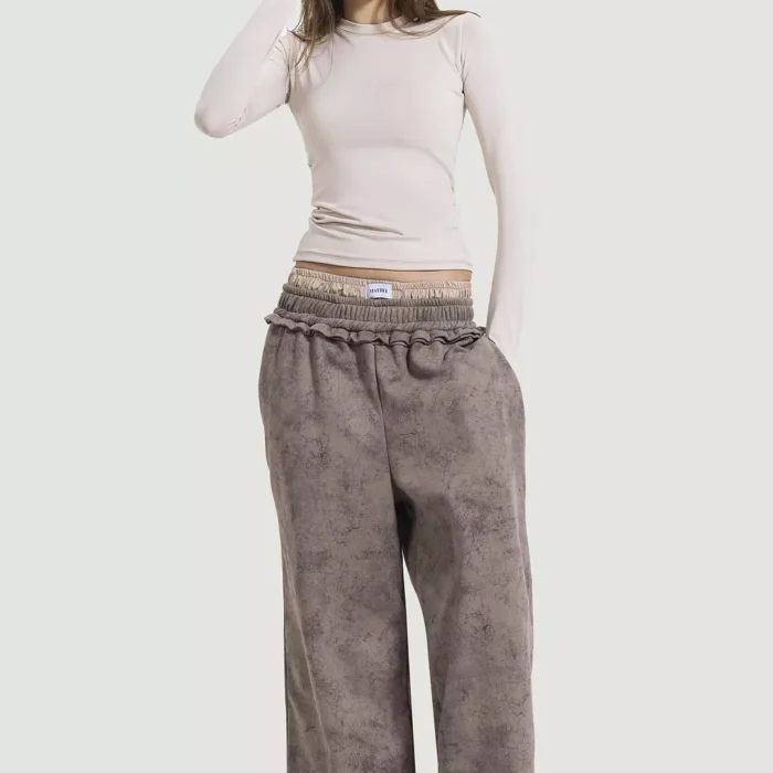 Chocolate ruffles boxer sweatpants In Brown