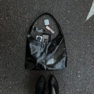 HELIO HOBO BAG CRACKED BLACK