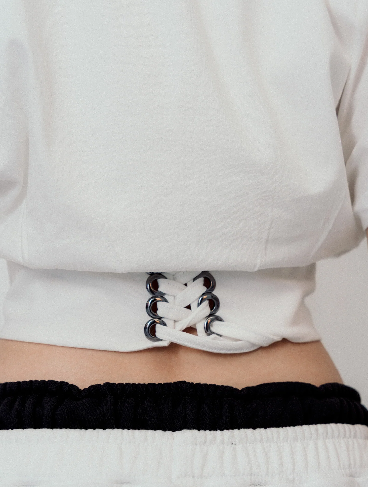 MINIMAL LACE-UP TOP – WHITE - Image 4